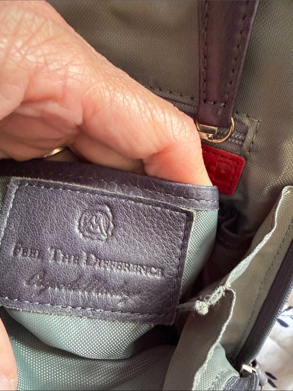 Oshkosh Marley gray Leather Crossbody Bag - Picture 6 of 6